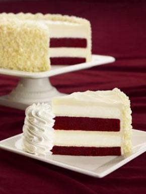 090728054109Stefanie's%20Ultimate%20Red%20Velvet%20Cake%20Cheesecake1[1].jpg