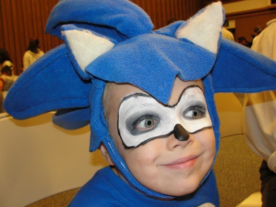 sonic_by_littlelovables_2.jpg